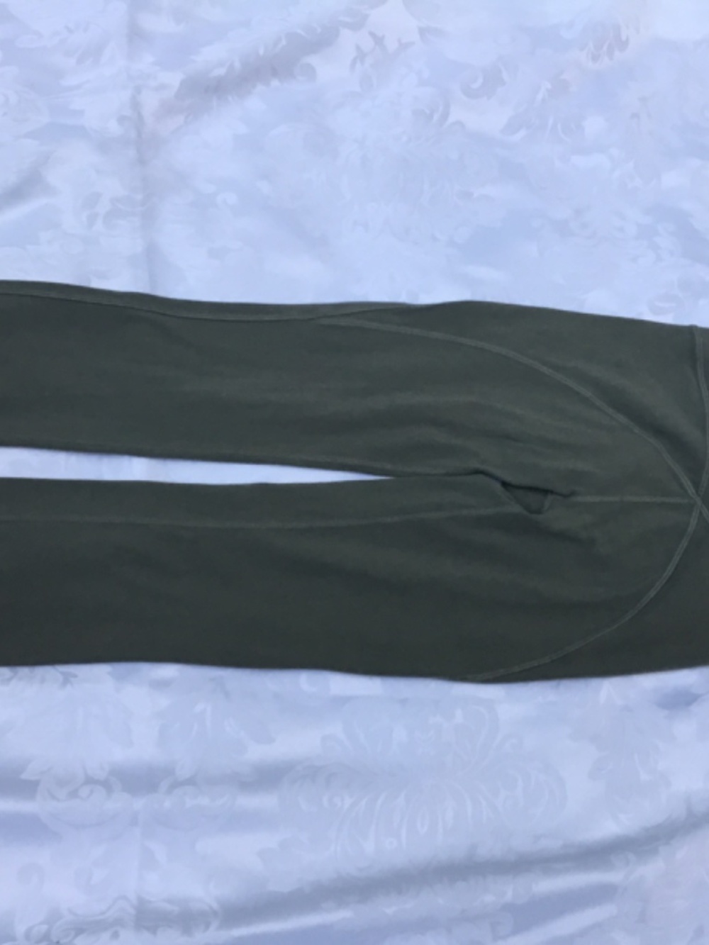 Lululemon size 2 for younger teens olive green leggings - Picture 2 of 9